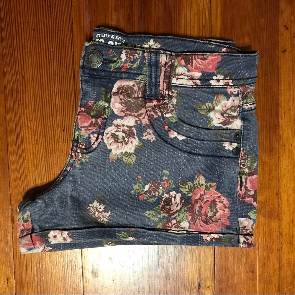 ✨Floral Jean Short Mossimo Supply Co.